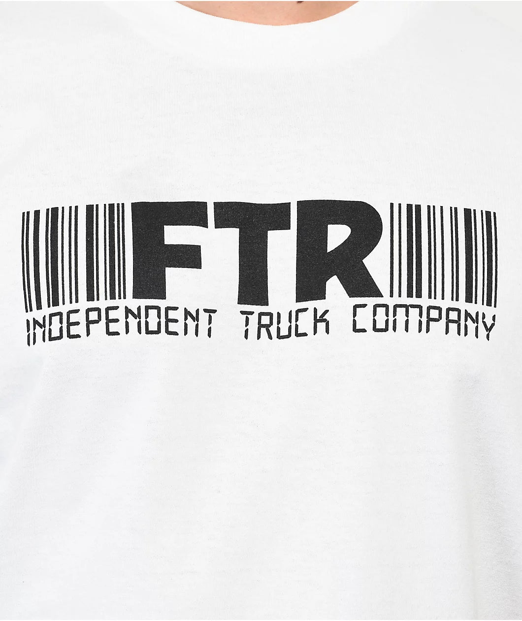 Playera "FTR Barcode S/S Regular T-Shirt White Mens Independent"