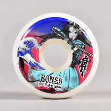 LLantas "Brown Warrior 54 P5 Sidecut Bones Skatepark Formula"