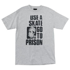 Playera "Thrasher Use a Skate Go to Prison "